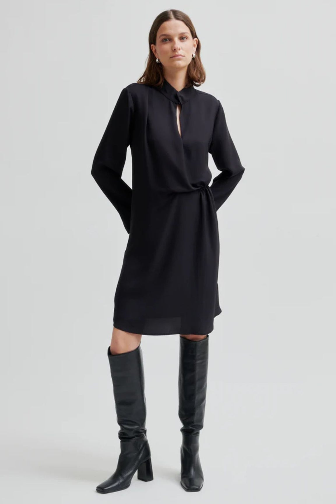 Second Female Glara Dress musta