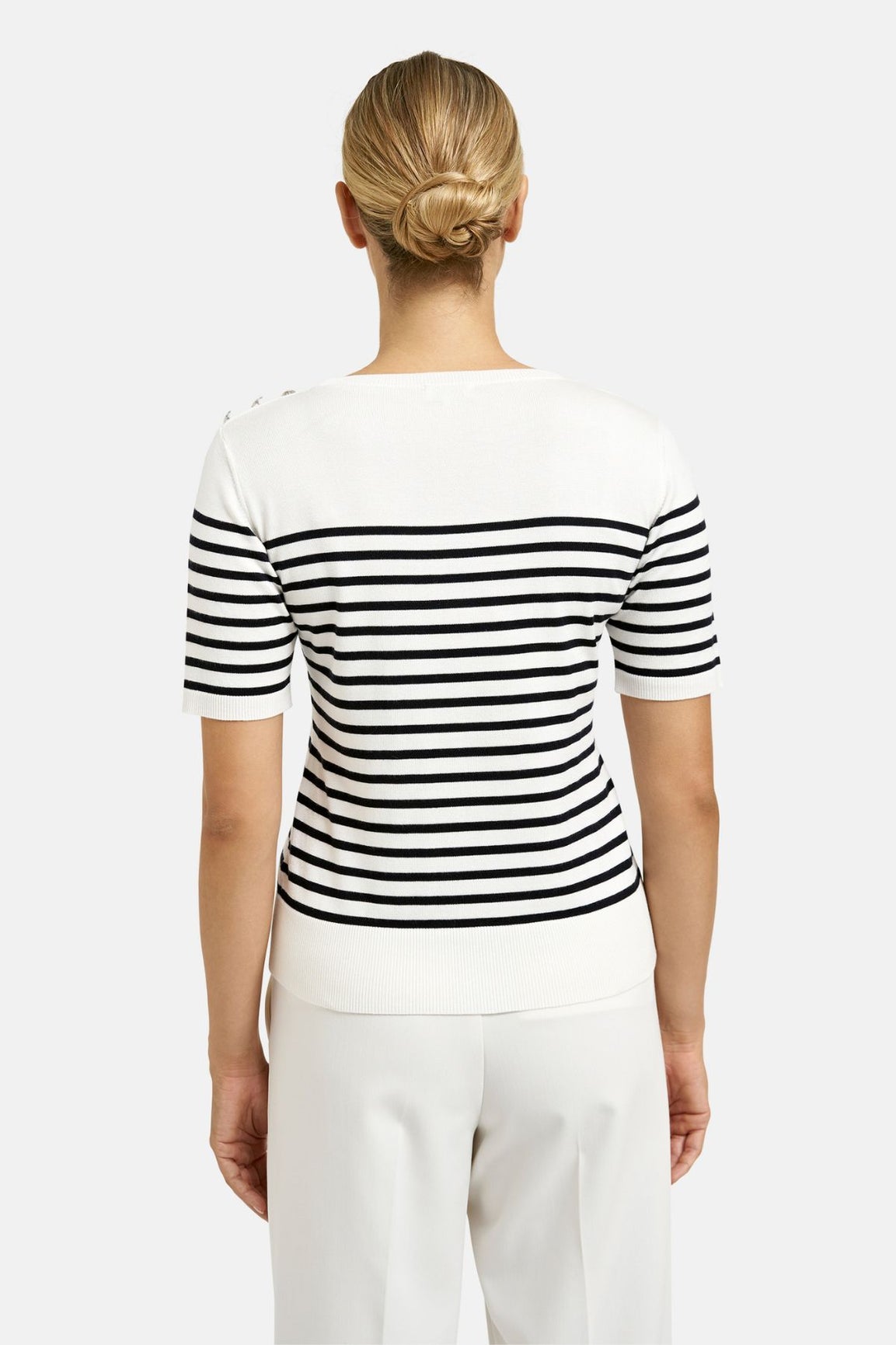 Milano Italy raitaneule punainen