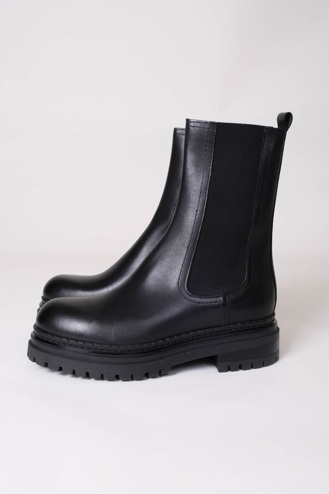 Apair Asia nilkkurit musta