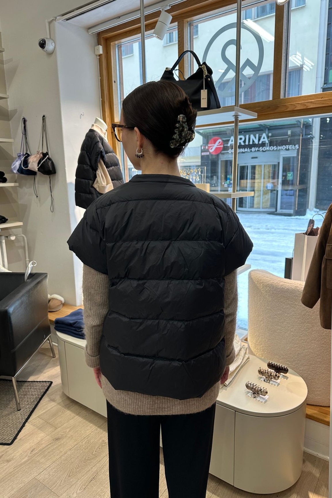 Busnel Indie Short Sleeved Down Vest black