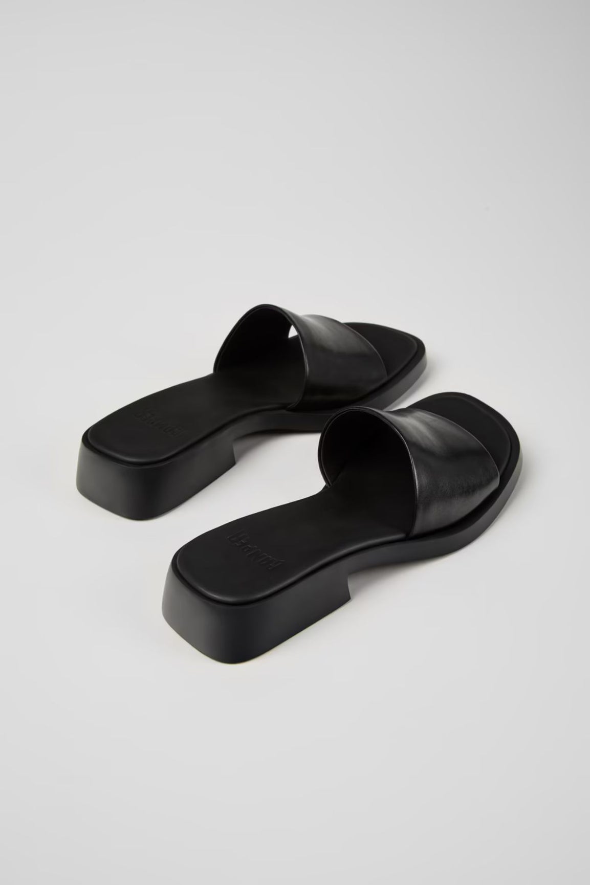 Camper Dana nahkasandaalit musta