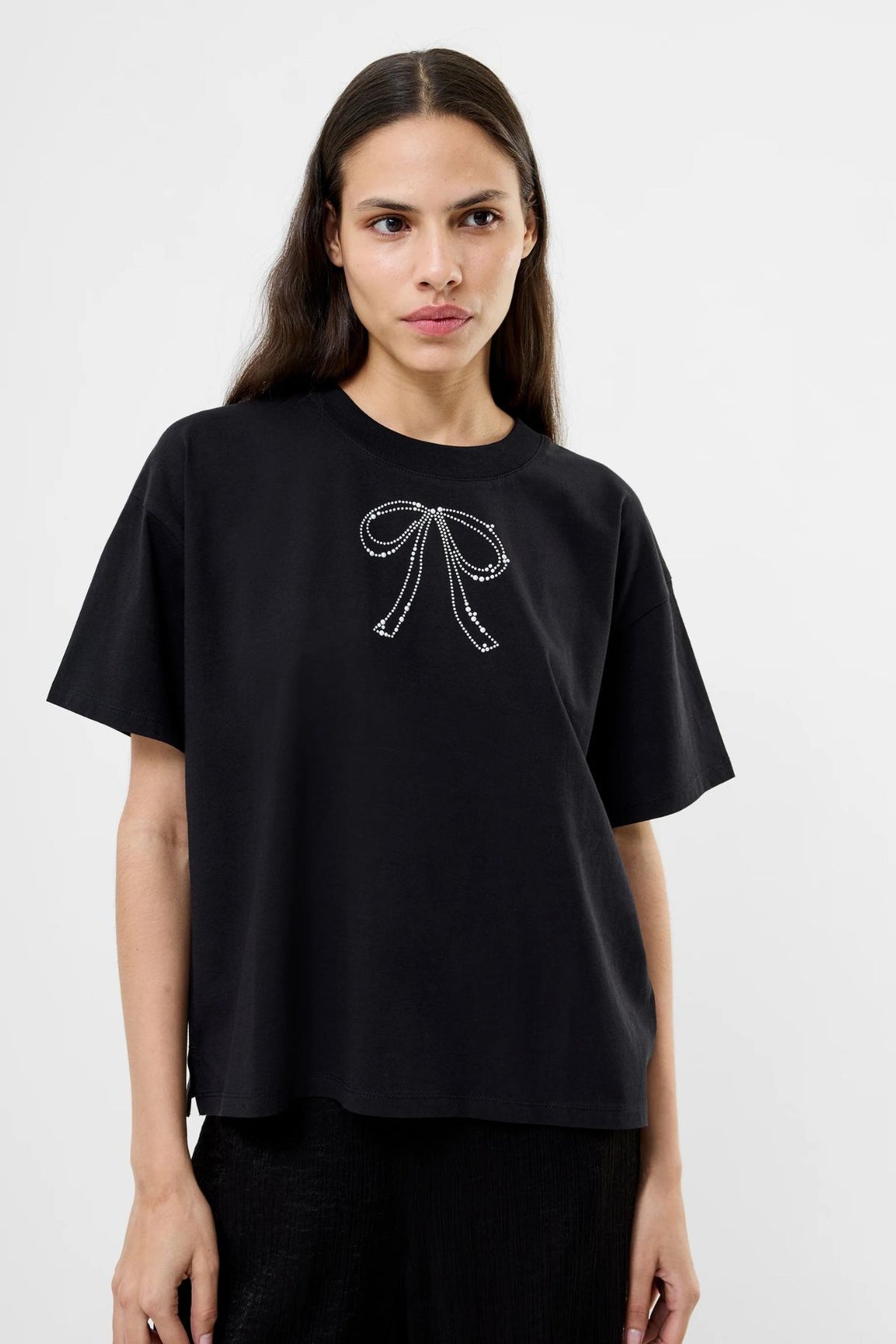 French Connection Pearl Hotfix Bow T-Shirt musta