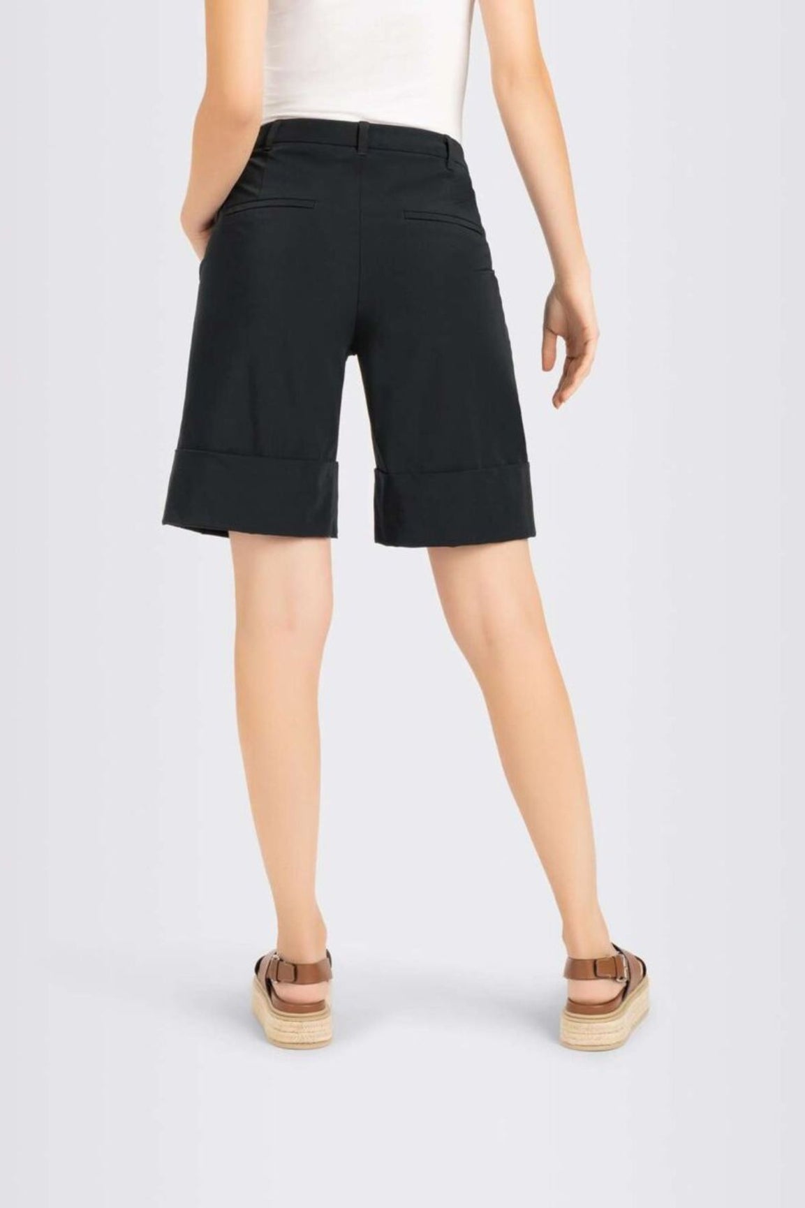 MAC Suna shortsit musta