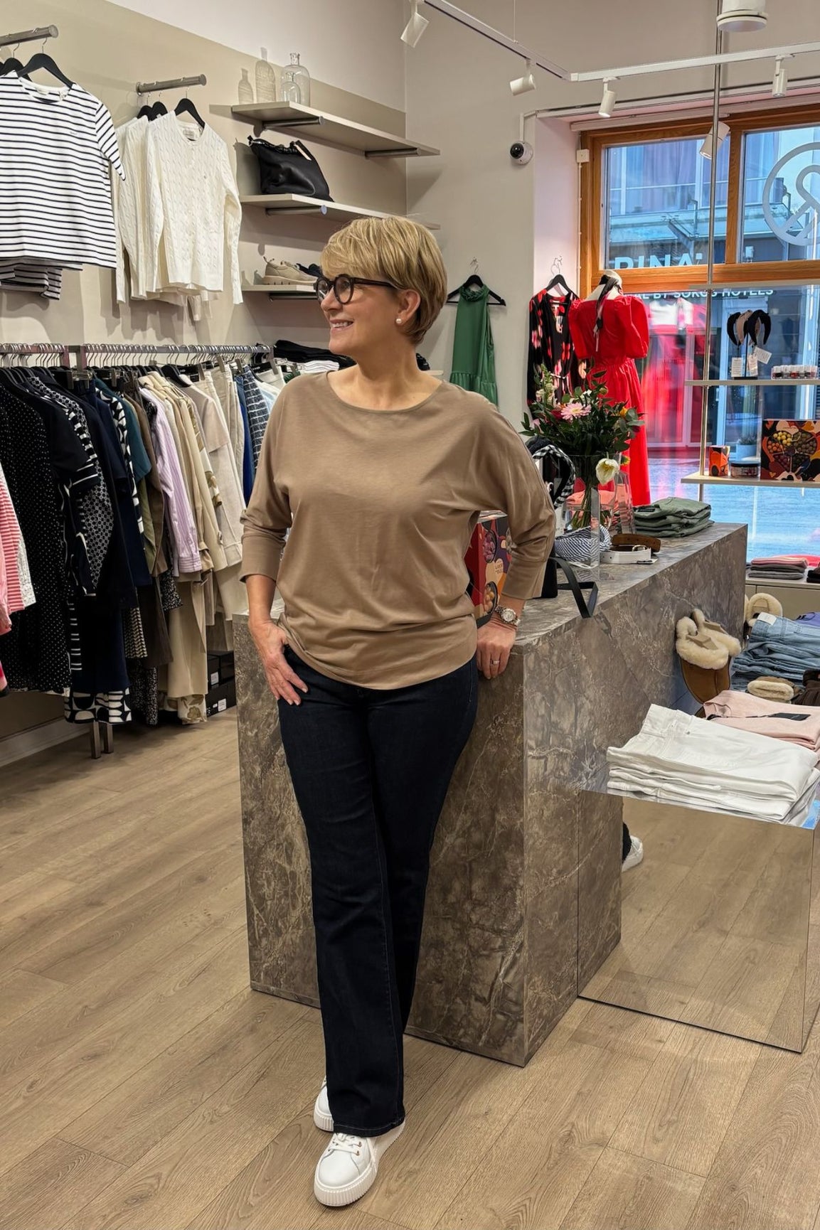 Repeat pusero lepakkohihoilla