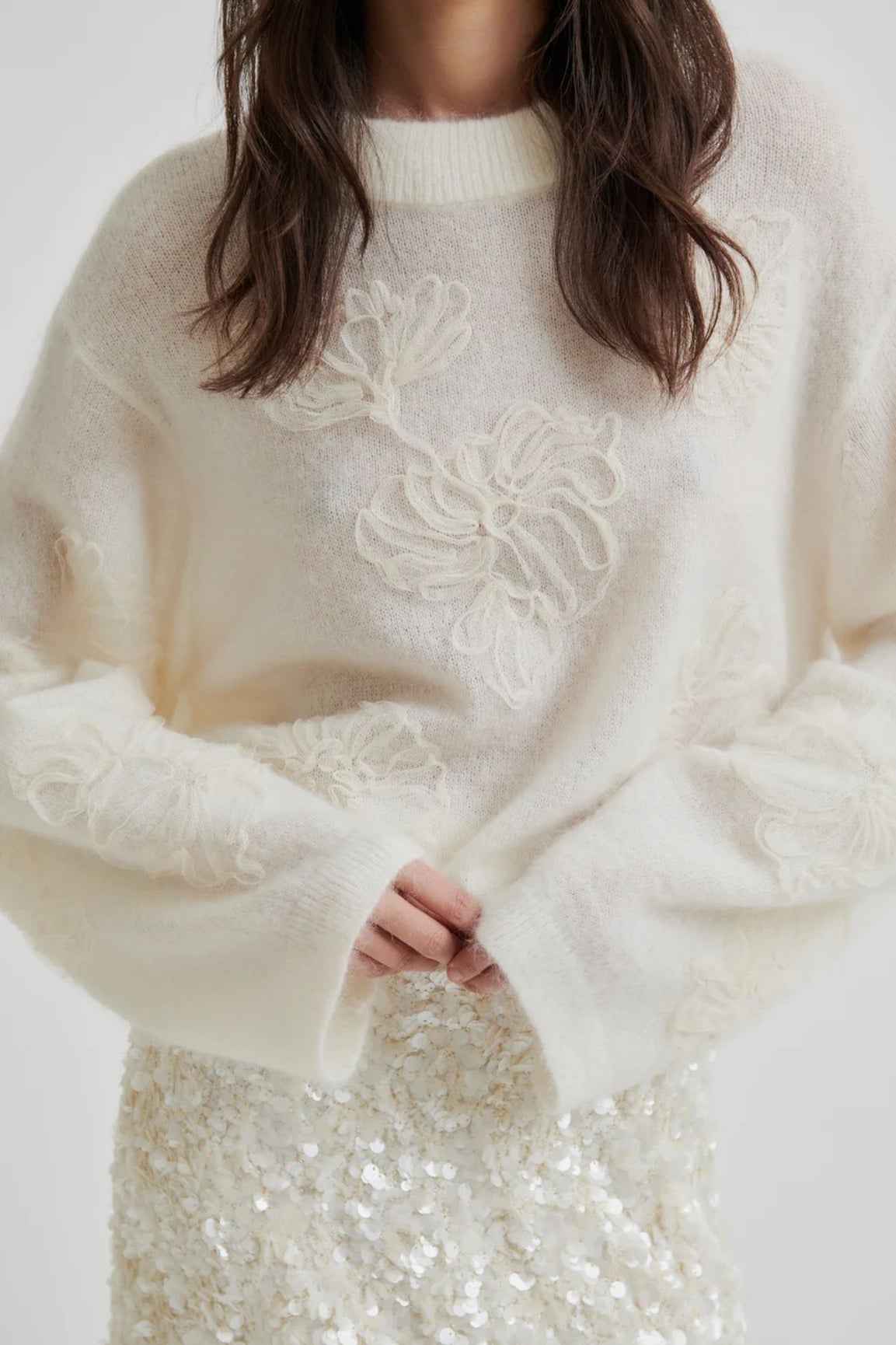 Luonnonvalkoinen neule