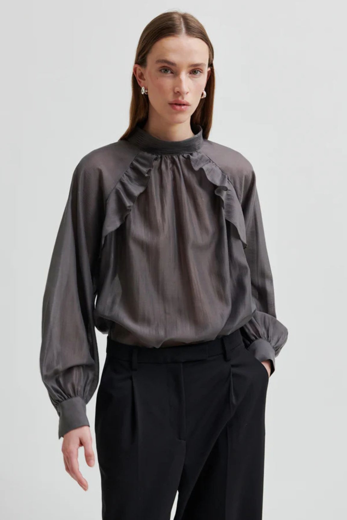 Second Female Kannika Blouse beluga