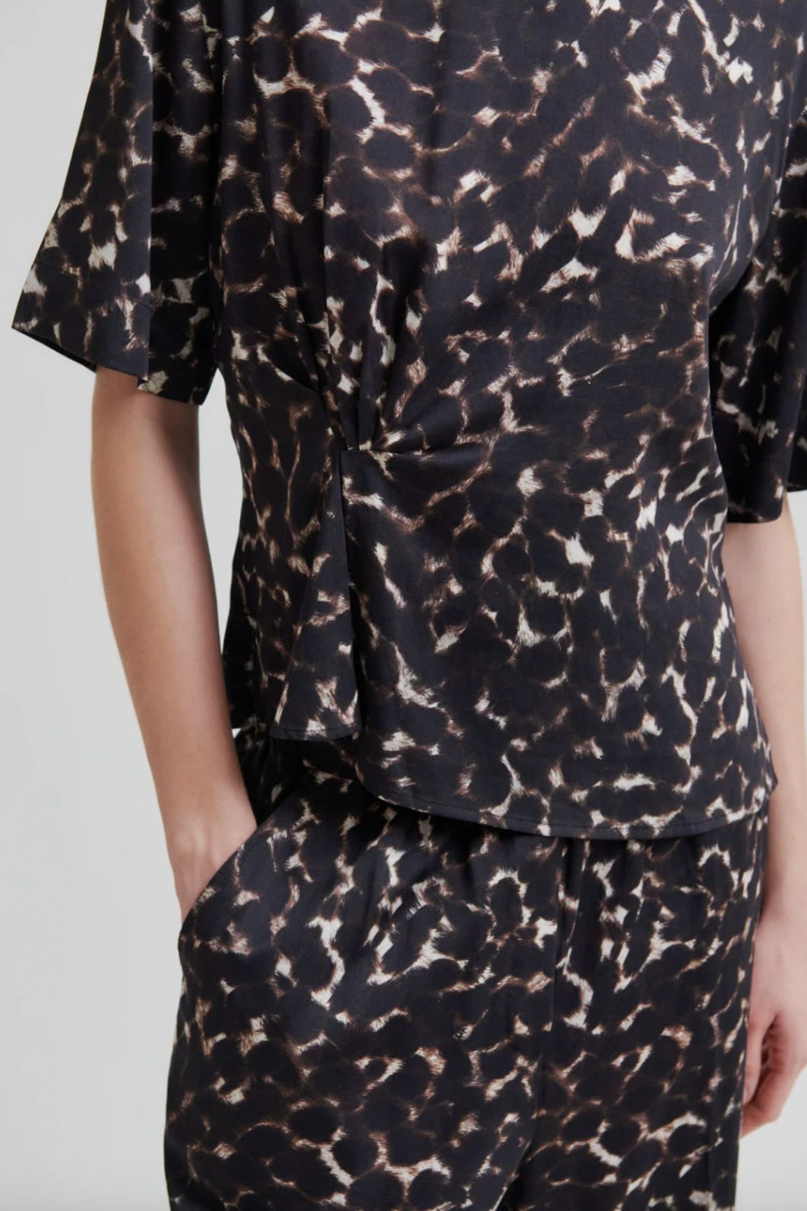 Second Female Savani Blouse