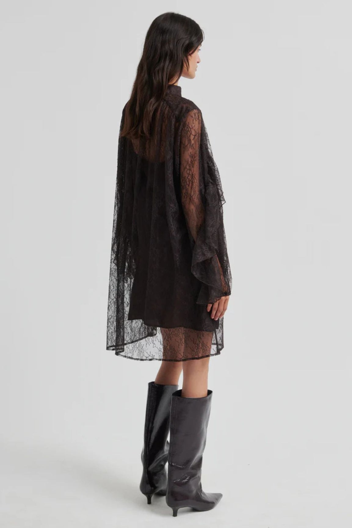 Second Female Sybell Lace Dess chocolate torte