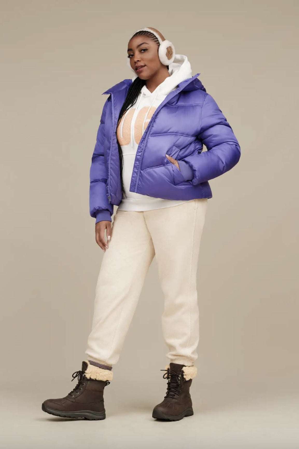 UGG Sheepskin Embroidery Earmuff chestnut