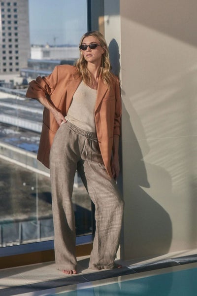 MAC Chiara Belt pellavahousut sanddrift melange