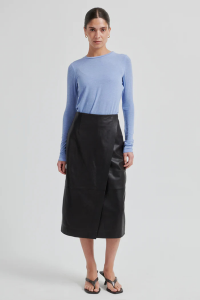 Second Female Novel nahkahame tummanruskea